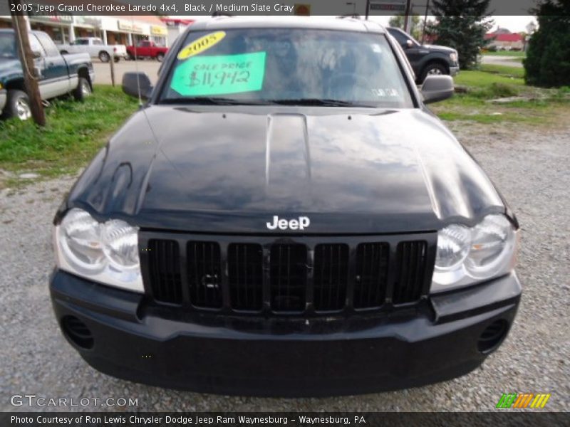 Black / Medium Slate Gray 2005 Jeep Grand Cherokee Laredo 4x4