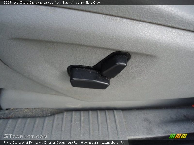 Black / Medium Slate Gray 2005 Jeep Grand Cherokee Laredo 4x4