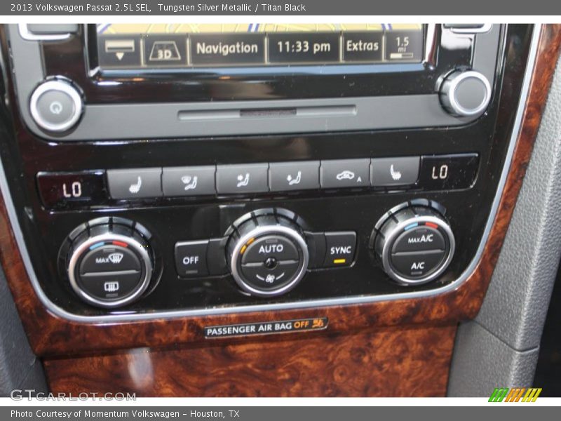 Tungsten Silver Metallic / Titan Black 2013 Volkswagen Passat 2.5L SEL