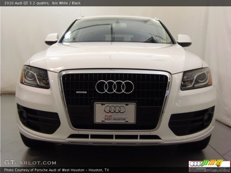 Ibis White / Black 2010 Audi Q5 3.2 quattro