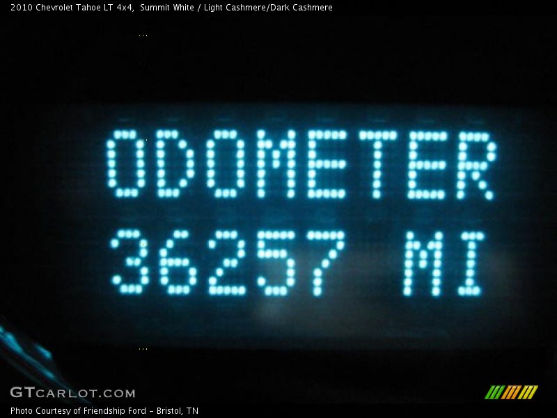 Summit White / Light Cashmere/Dark Cashmere 2010 Chevrolet Tahoe LT 4x4