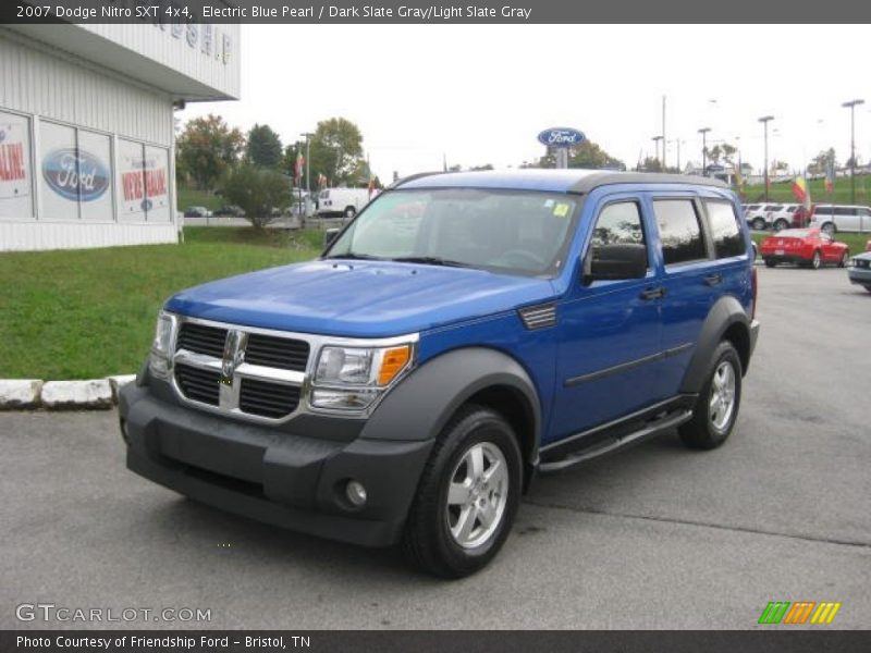 Front 3/4 View of 2007 Nitro SXT 4x4