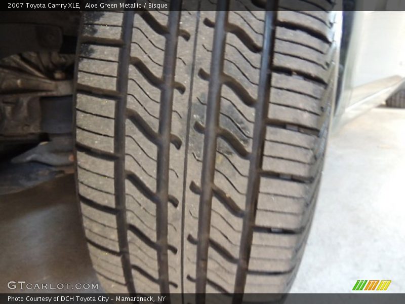 Aloe Green Metallic / Bisque 2007 Toyota Camry XLE