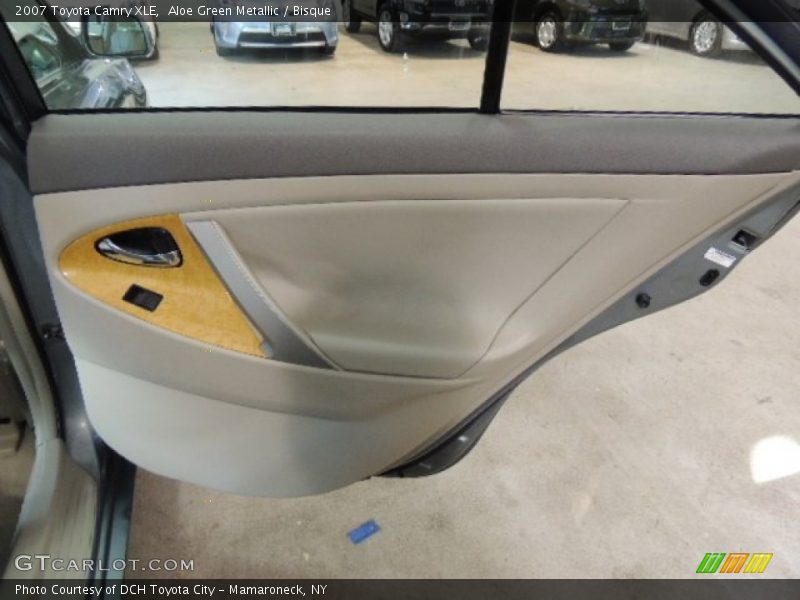 Aloe Green Metallic / Bisque 2007 Toyota Camry XLE