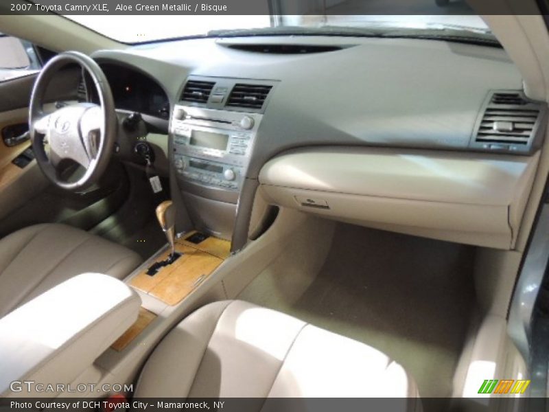 Aloe Green Metallic / Bisque 2007 Toyota Camry XLE