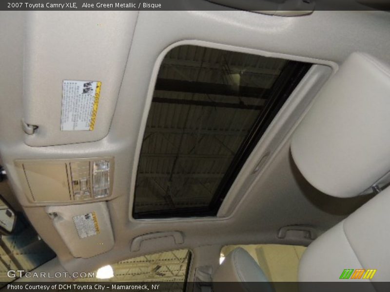 Aloe Green Metallic / Bisque 2007 Toyota Camry XLE