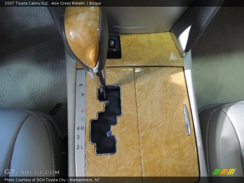Aloe Green Metallic / Bisque 2007 Toyota Camry XLE