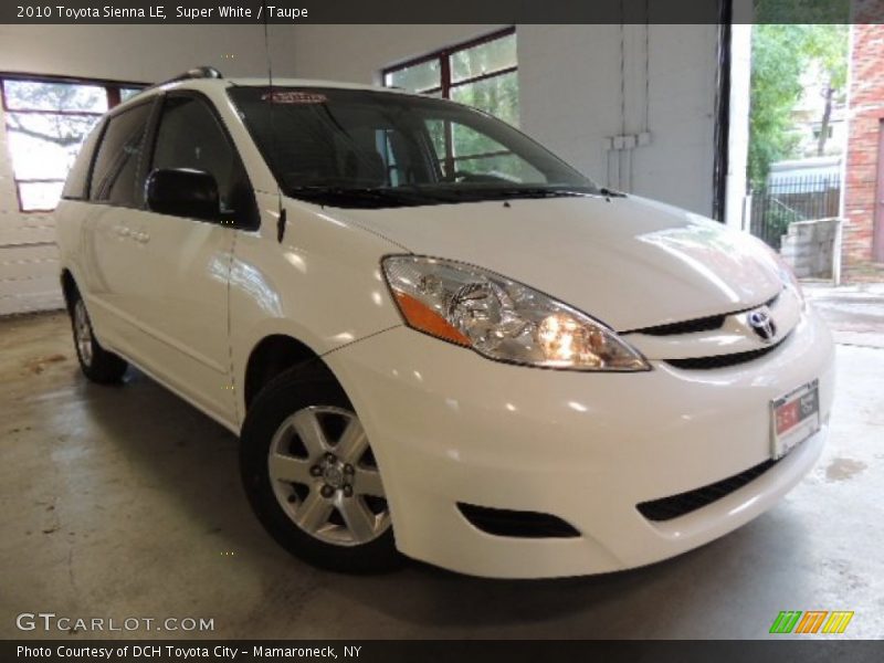 Super White / Taupe 2010 Toyota Sienna LE