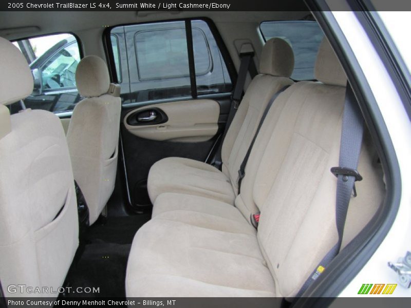Summit White / Light Cashmere/Ebony 2005 Chevrolet TrailBlazer LS 4x4