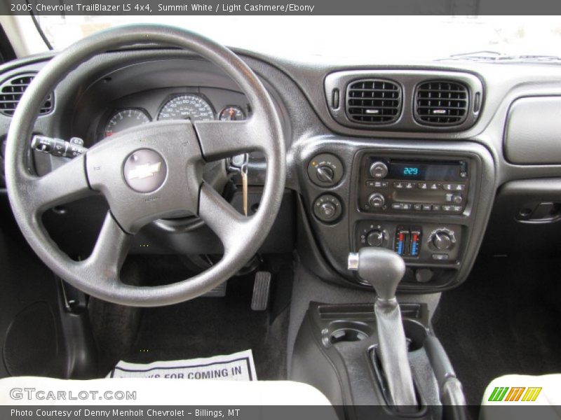 Summit White / Light Cashmere/Ebony 2005 Chevrolet TrailBlazer LS 4x4