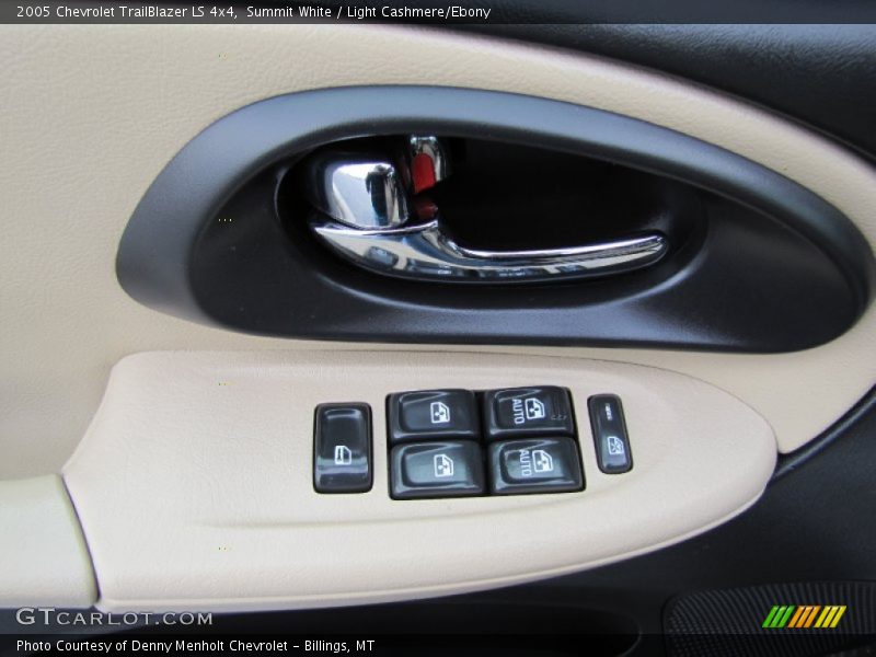 Summit White / Light Cashmere/Ebony 2005 Chevrolet TrailBlazer LS 4x4
