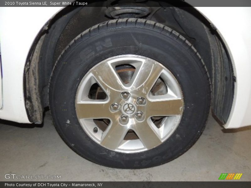 Super White / Taupe 2010 Toyota Sienna LE