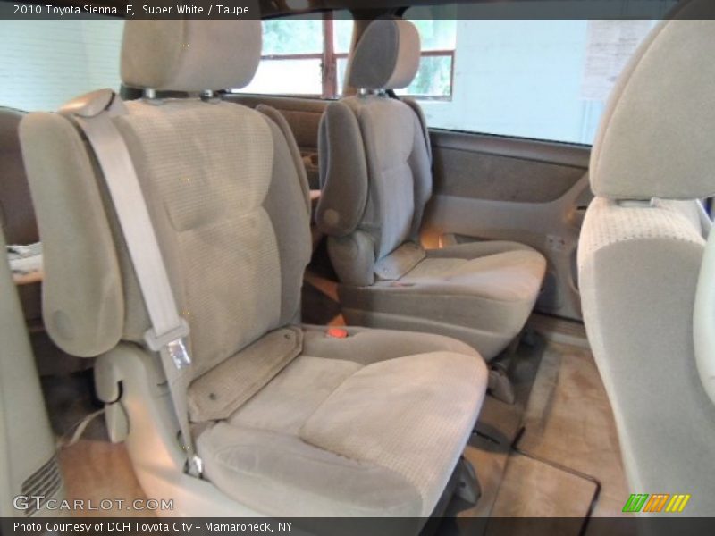 Super White / Taupe 2010 Toyota Sienna LE