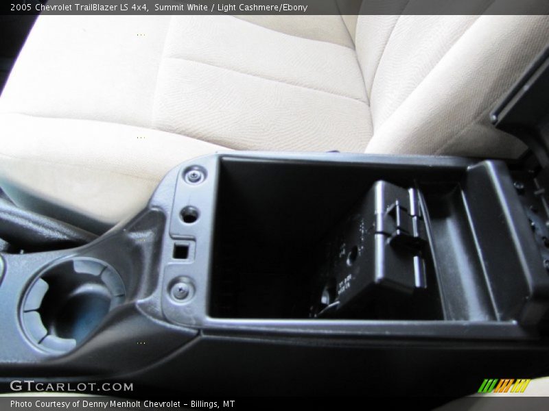 Summit White / Light Cashmere/Ebony 2005 Chevrolet TrailBlazer LS 4x4