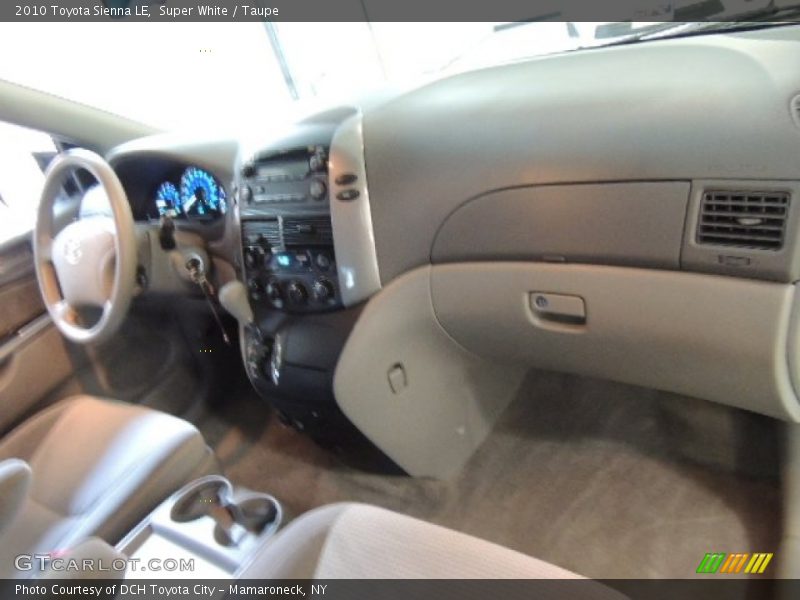 Super White / Taupe 2010 Toyota Sienna LE