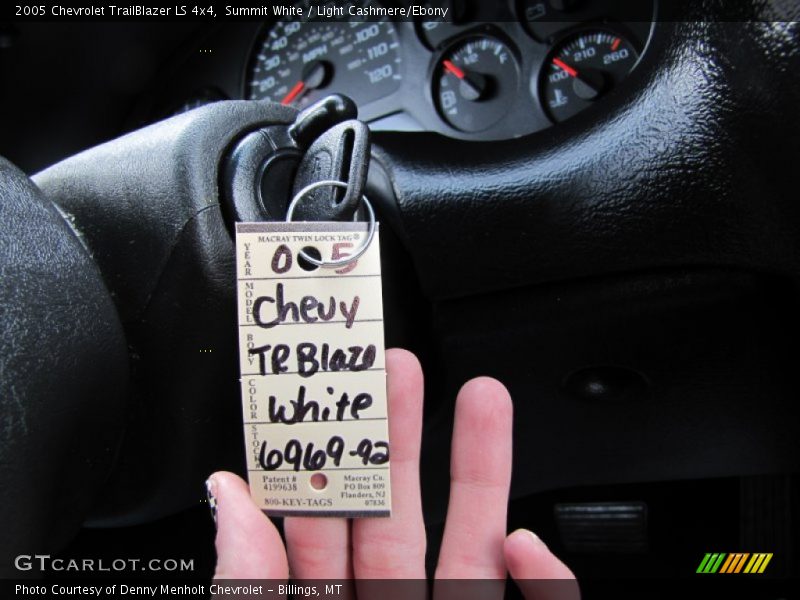 Summit White / Light Cashmere/Ebony 2005 Chevrolet TrailBlazer LS 4x4