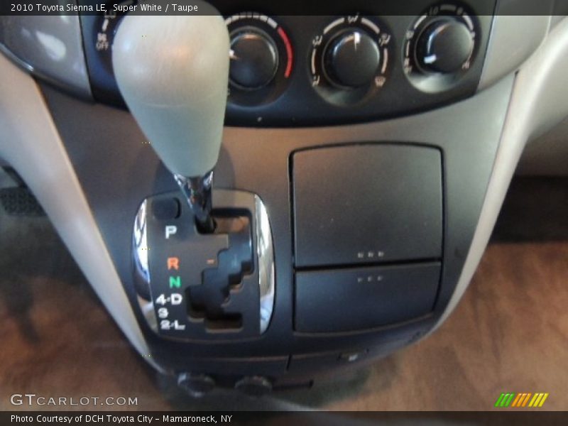 Super White / Taupe 2010 Toyota Sienna LE