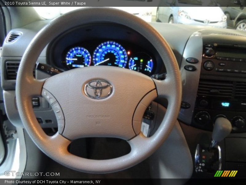 Super White / Taupe 2010 Toyota Sienna LE