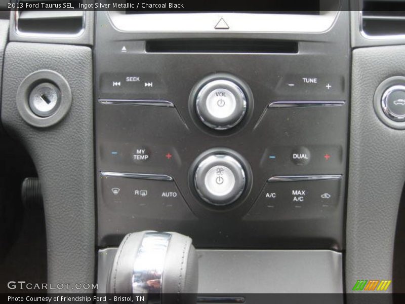 Controls of 2013 Taurus SEL