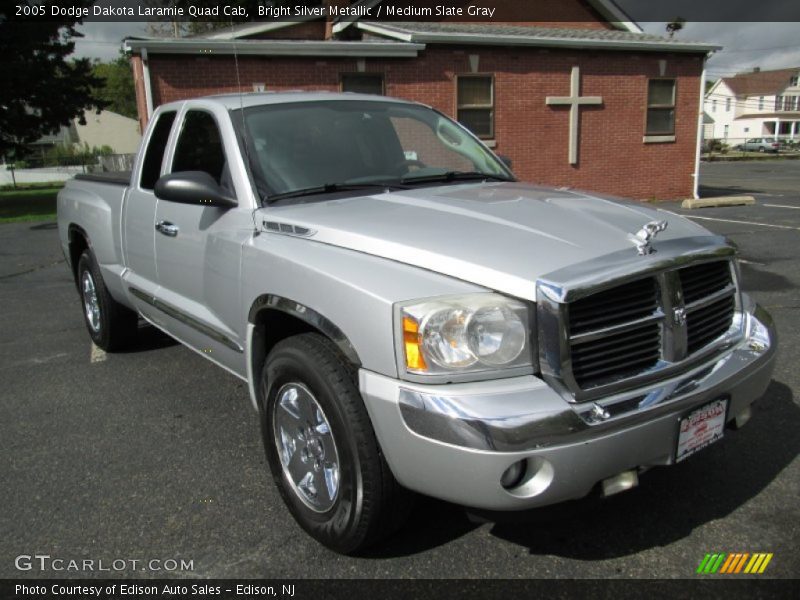 Front 3/4 View of 2005 Dakota Laramie Quad Cab