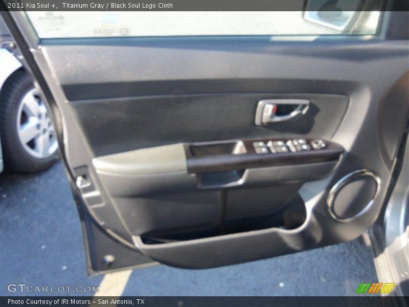 Titanium Gray / Black Soul Logo Cloth 2011 Kia Soul +