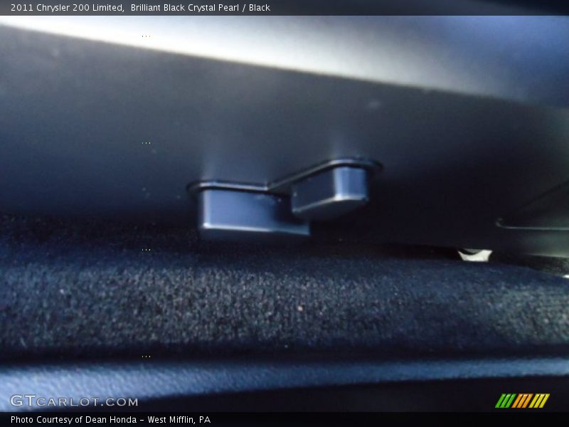 Brilliant Black Crystal Pearl / Black 2011 Chrysler 200 Limited