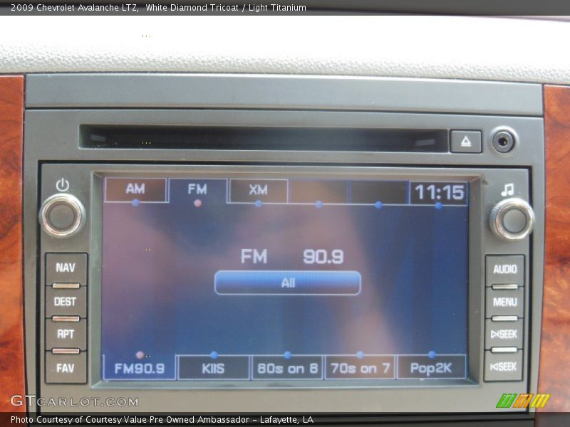 White Diamond Tricoat / Light Titanium 2009 Chevrolet Avalanche LTZ
