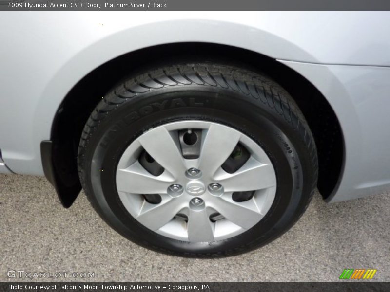 Platinum Silver / Black 2009 Hyundai Accent GS 3 Door