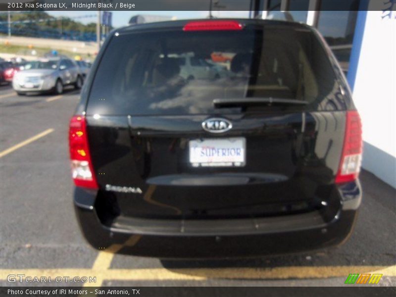 Midnight Black / Beige 2012 Kia Sedona LX
