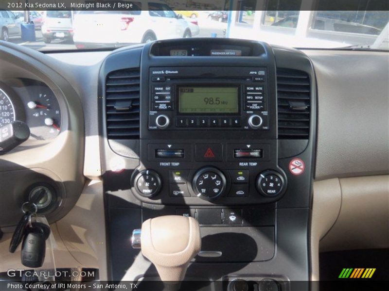 Midnight Black / Beige 2012 Kia Sedona LX