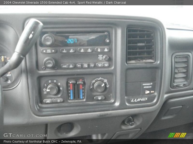 Sport Red Metallic / Dark Charcoal 2004 Chevrolet Silverado 1500 Extended Cab 4x4