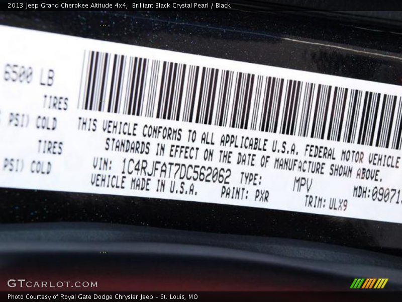 Brilliant Black Crystal Pearl / Black 2013 Jeep Grand Cherokee Altitude 4x4