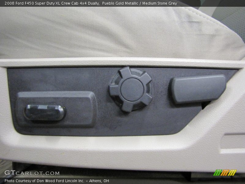 Controls of 2008 F450 Super Duty XL Crew Cab 4x4 Dually