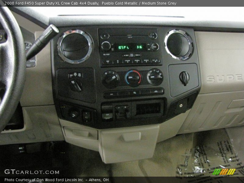 Controls of 2008 F450 Super Duty XL Crew Cab 4x4 Dually