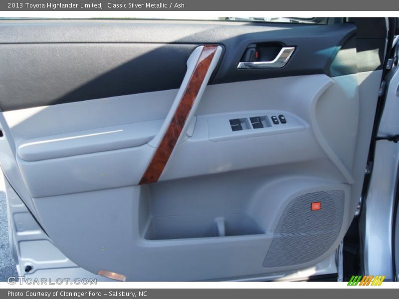 Classic Silver Metallic / Ash 2013 Toyota Highlander Limited