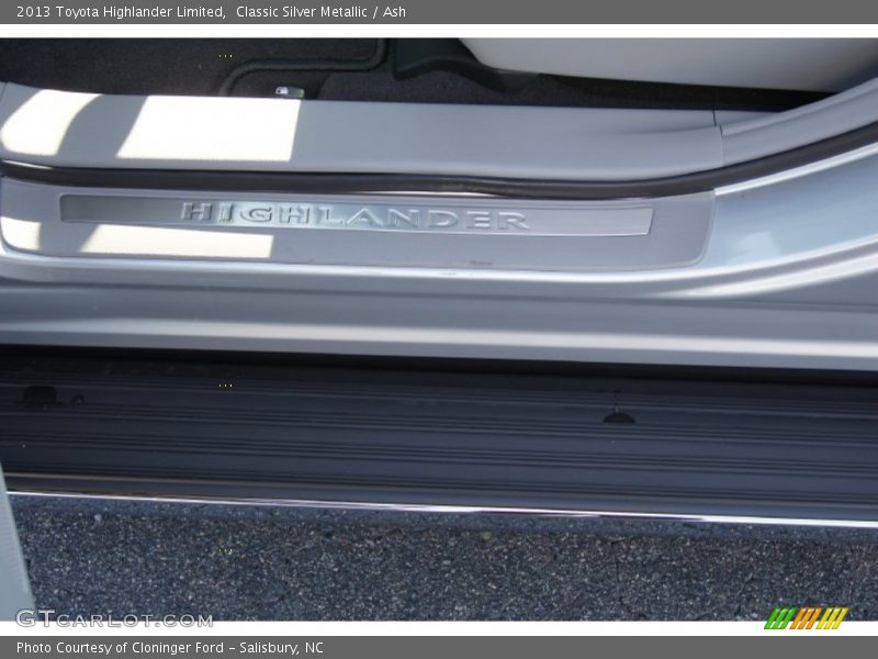 Classic Silver Metallic / Ash 2013 Toyota Highlander Limited