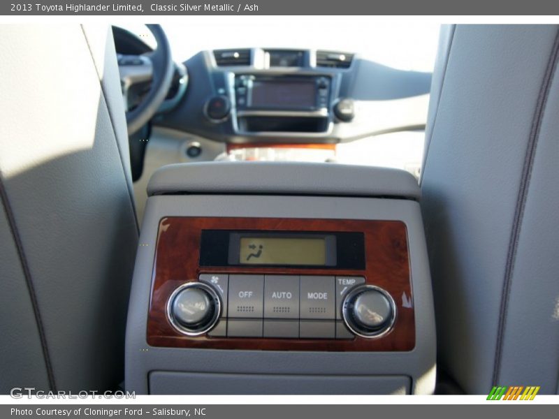 Classic Silver Metallic / Ash 2013 Toyota Highlander Limited