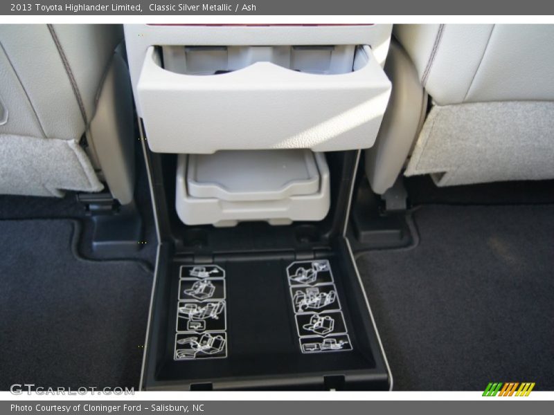 Classic Silver Metallic / Ash 2013 Toyota Highlander Limited