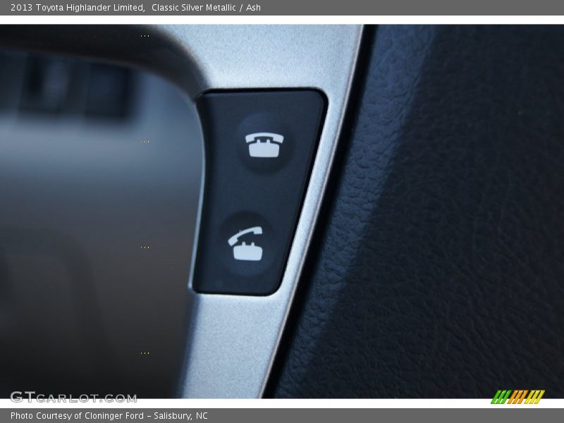 Classic Silver Metallic / Ash 2013 Toyota Highlander Limited