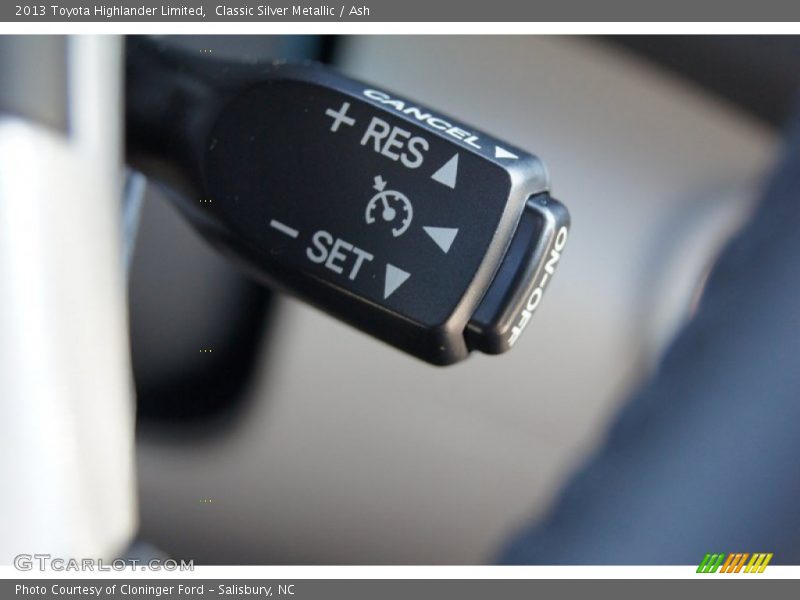 Classic Silver Metallic / Ash 2013 Toyota Highlander Limited