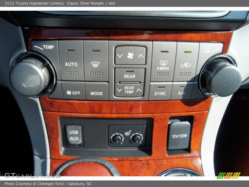 Classic Silver Metallic / Ash 2013 Toyota Highlander Limited