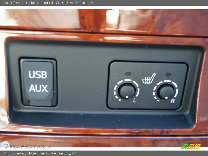 Classic Silver Metallic / Ash 2013 Toyota Highlander Limited