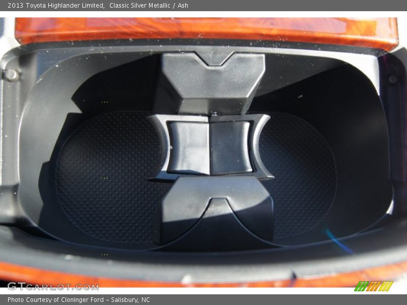 Classic Silver Metallic / Ash 2013 Toyota Highlander Limited