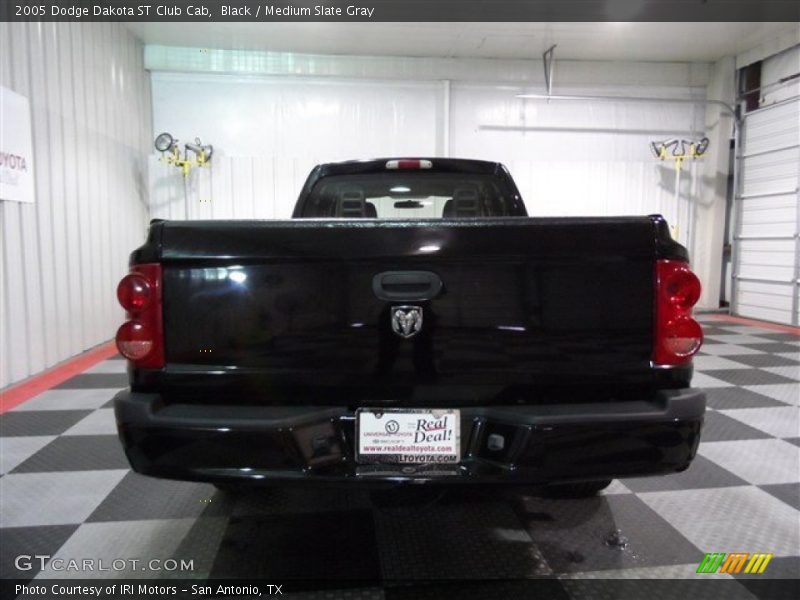 Black / Medium Slate Gray 2005 Dodge Dakota ST Club Cab