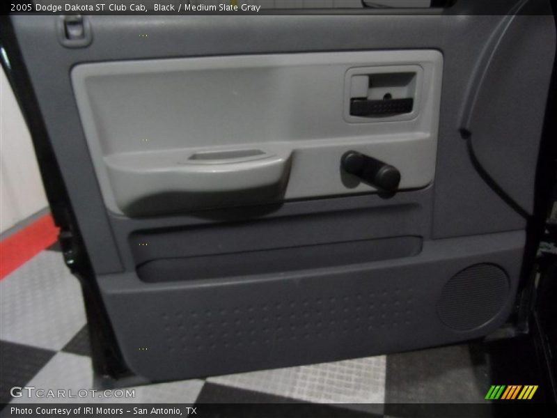 Black / Medium Slate Gray 2005 Dodge Dakota ST Club Cab