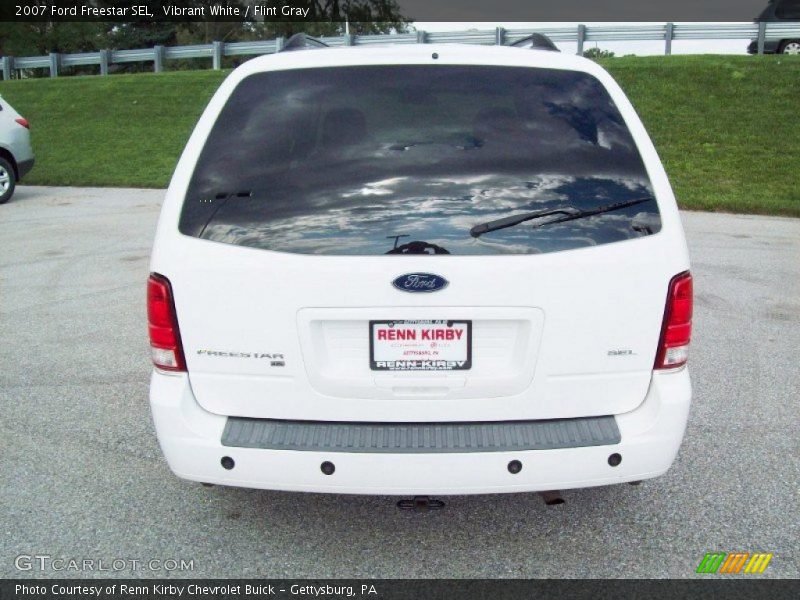 Vibrant White / Flint Gray 2007 Ford Freestar SEL