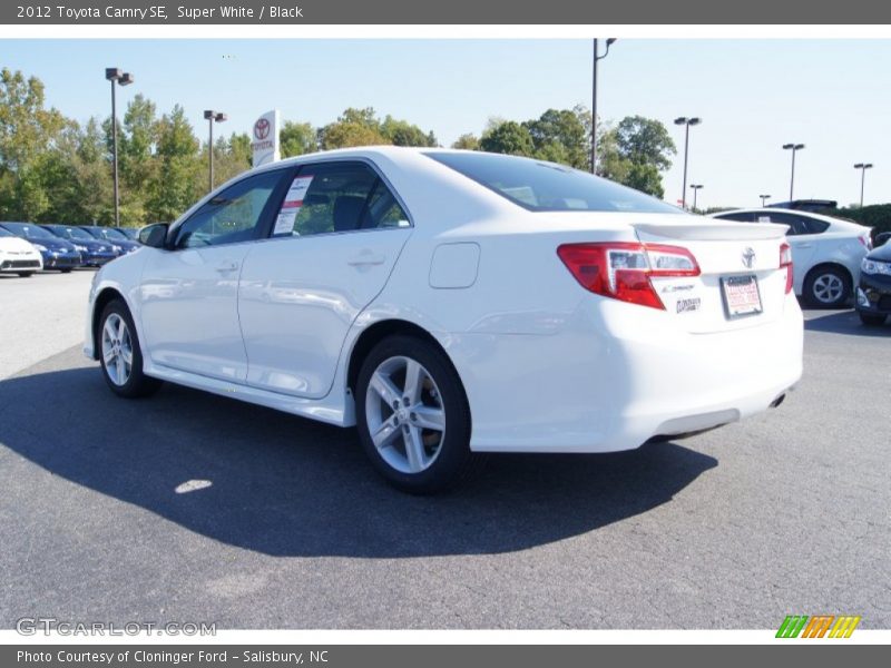 Super White / Black 2012 Toyota Camry SE