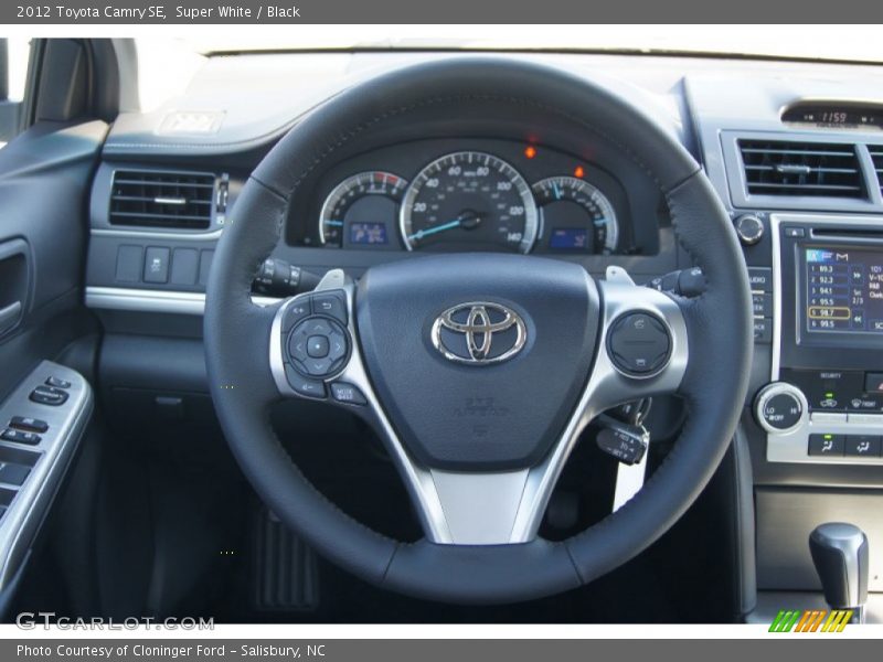 Super White / Black 2012 Toyota Camry SE