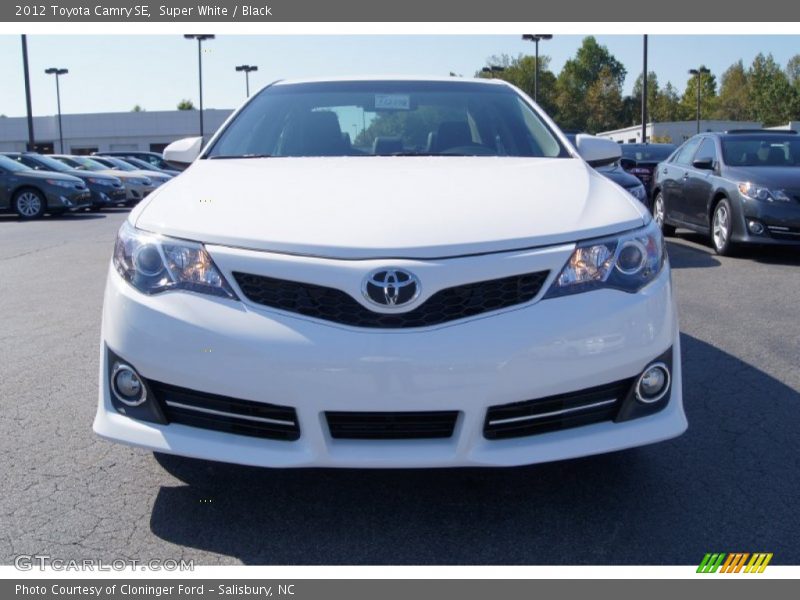 Super White / Black 2012 Toyota Camry SE