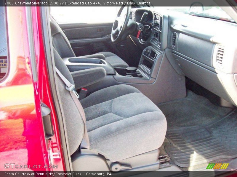 Victory Red / Dark Charcoal 2005 Chevrolet Silverado 1500 Z71 Extended Cab 4x4